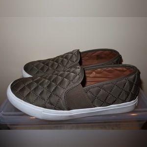 Steve Madden Quilter Olive Green Loafers Canvas Slip On